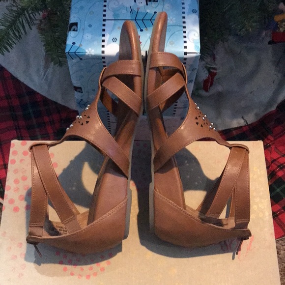 Euro Soft,Brown/ camel color wedge sandals, size 7.5 M - Picture 4 of 11